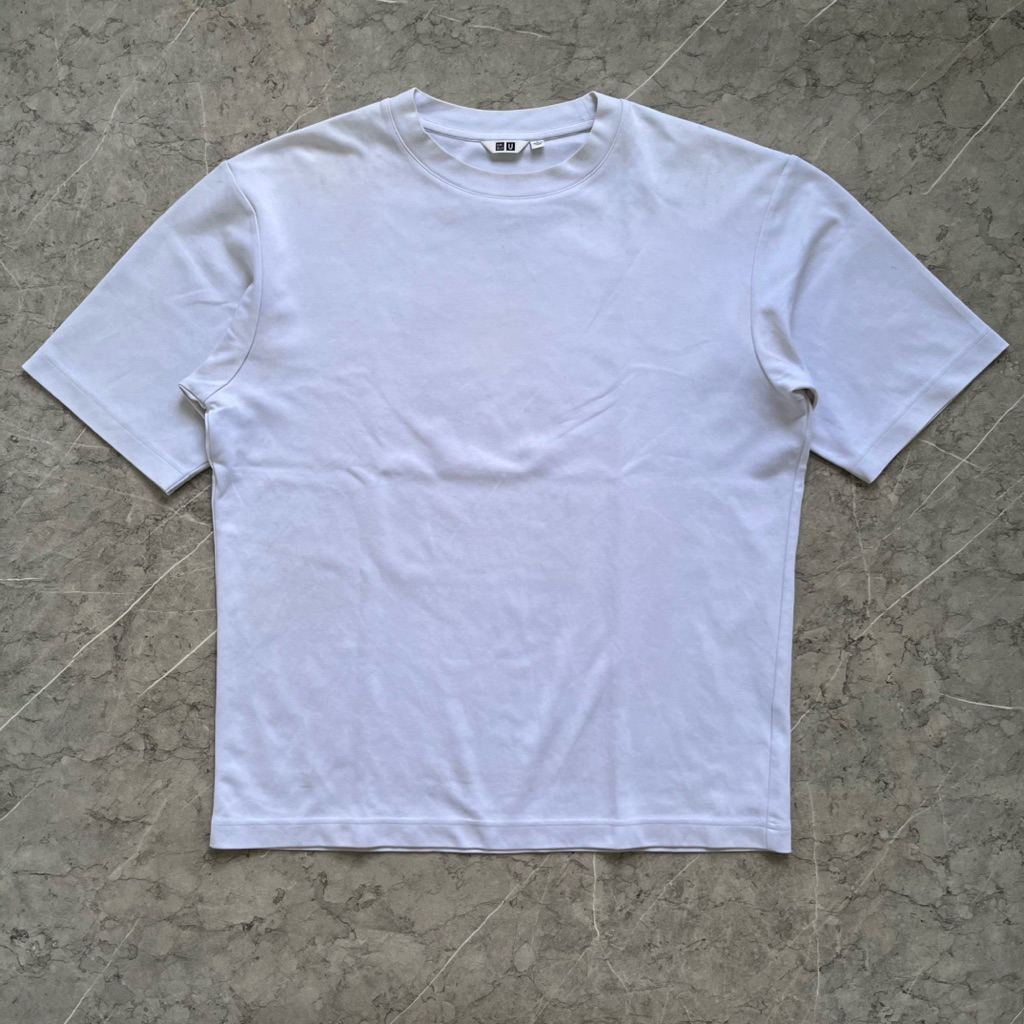 KAOS UNIQLO AIRISM WHITE L SECOND