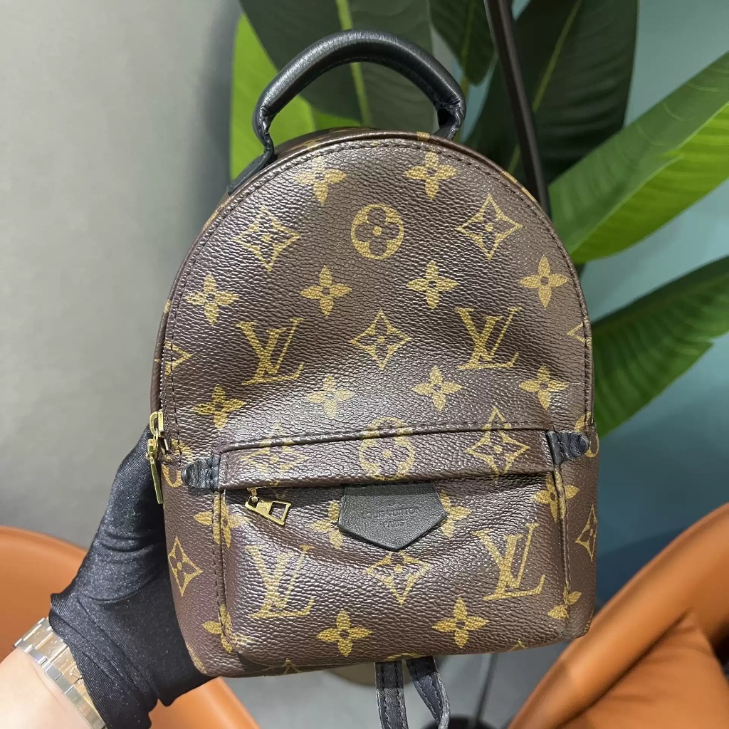 Tas Louis Vuitton Palm Springs Mini M44873, tas ransel mini berbahan kulit sapi dengan motif Monogra