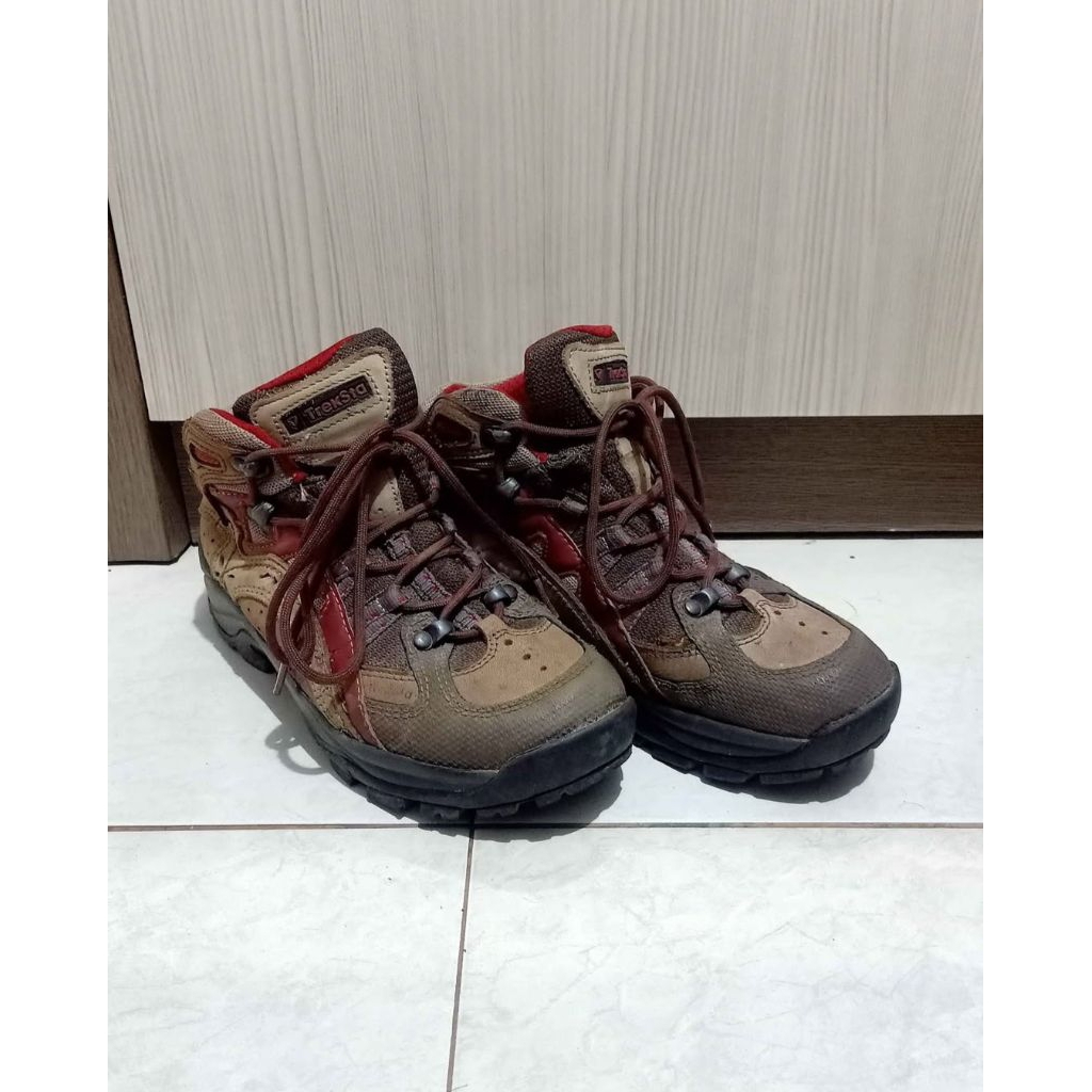 Sepatu Hiking/Outgoor Treksta