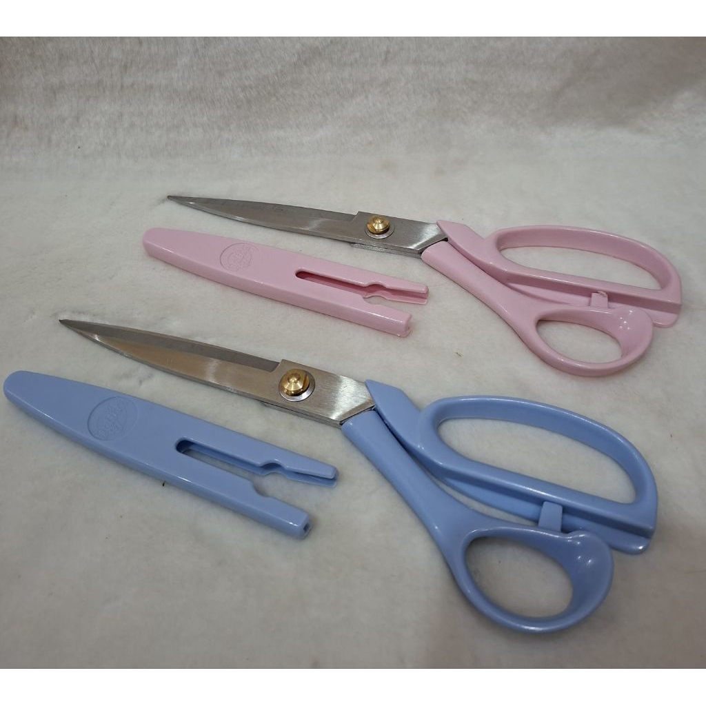GUNTING KAIN MERK DELICA UKURAN 9inch / WARNA RANDOM GUNTING KAIN DELICA
