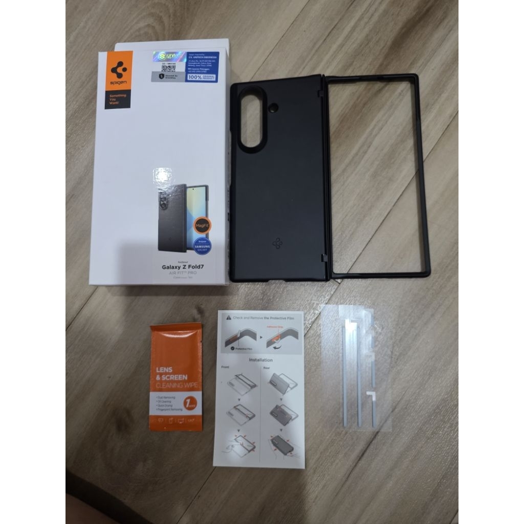 case fold 7 spigen air fit pro original,NETT aja,ex pemakaian singkat