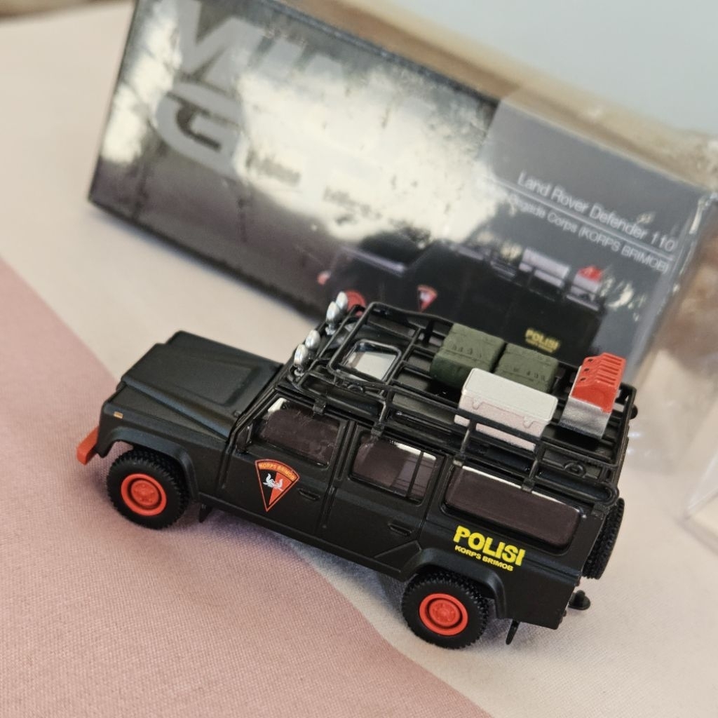 Mini GT Land Rover Defender 110 BRIMOB Polisi