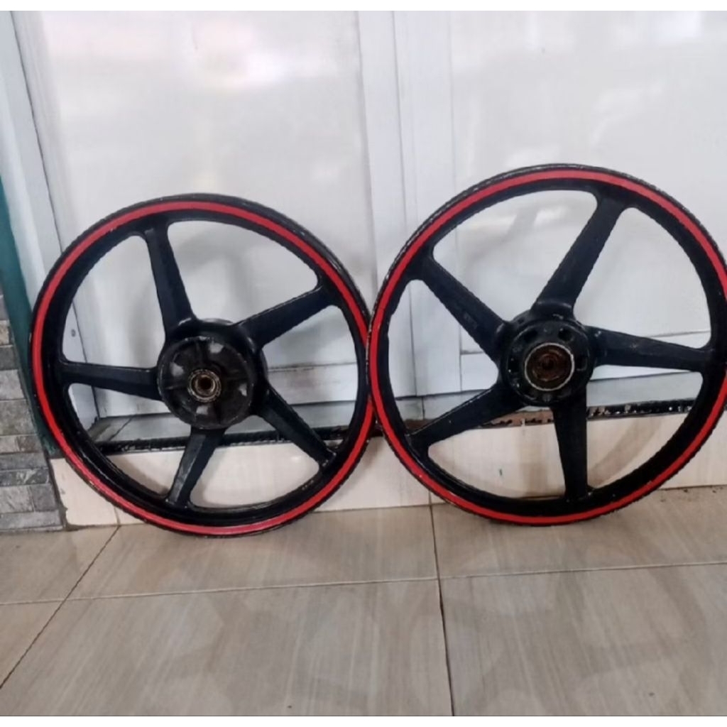 Velg Sepasang Scorpio Ring 18 Original
