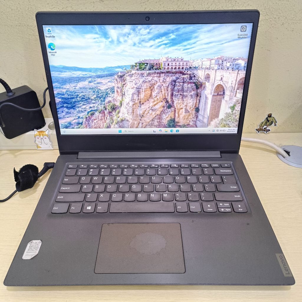 Lenovo V14 (2021) AMD 3020e Ram 4/256 SSD (JNQTW)