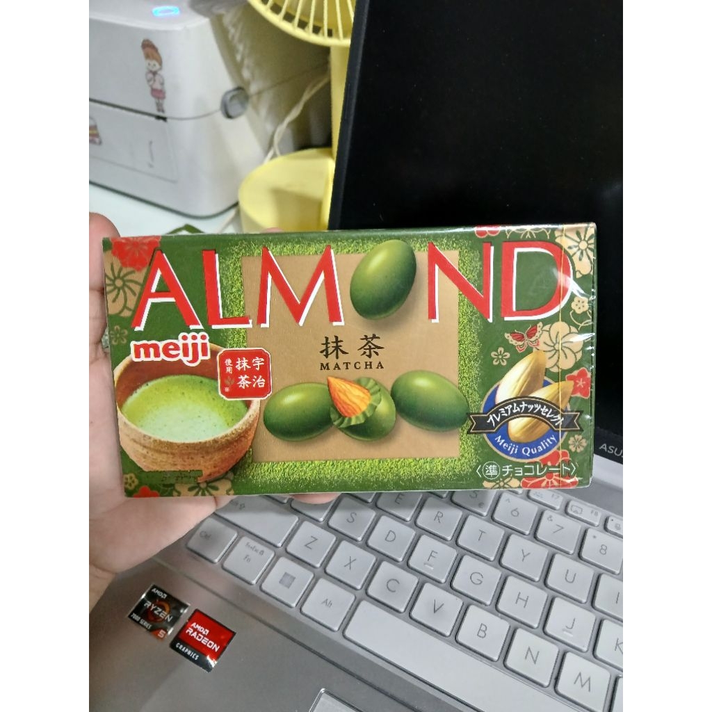 MEIJI ALMOND MATCHA CHOCOLATE BOX