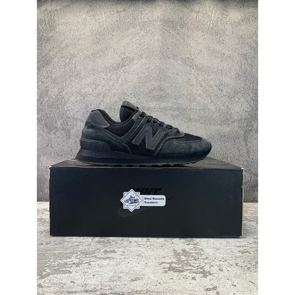 Sepatu Second   New Balance 574 Full Black Original