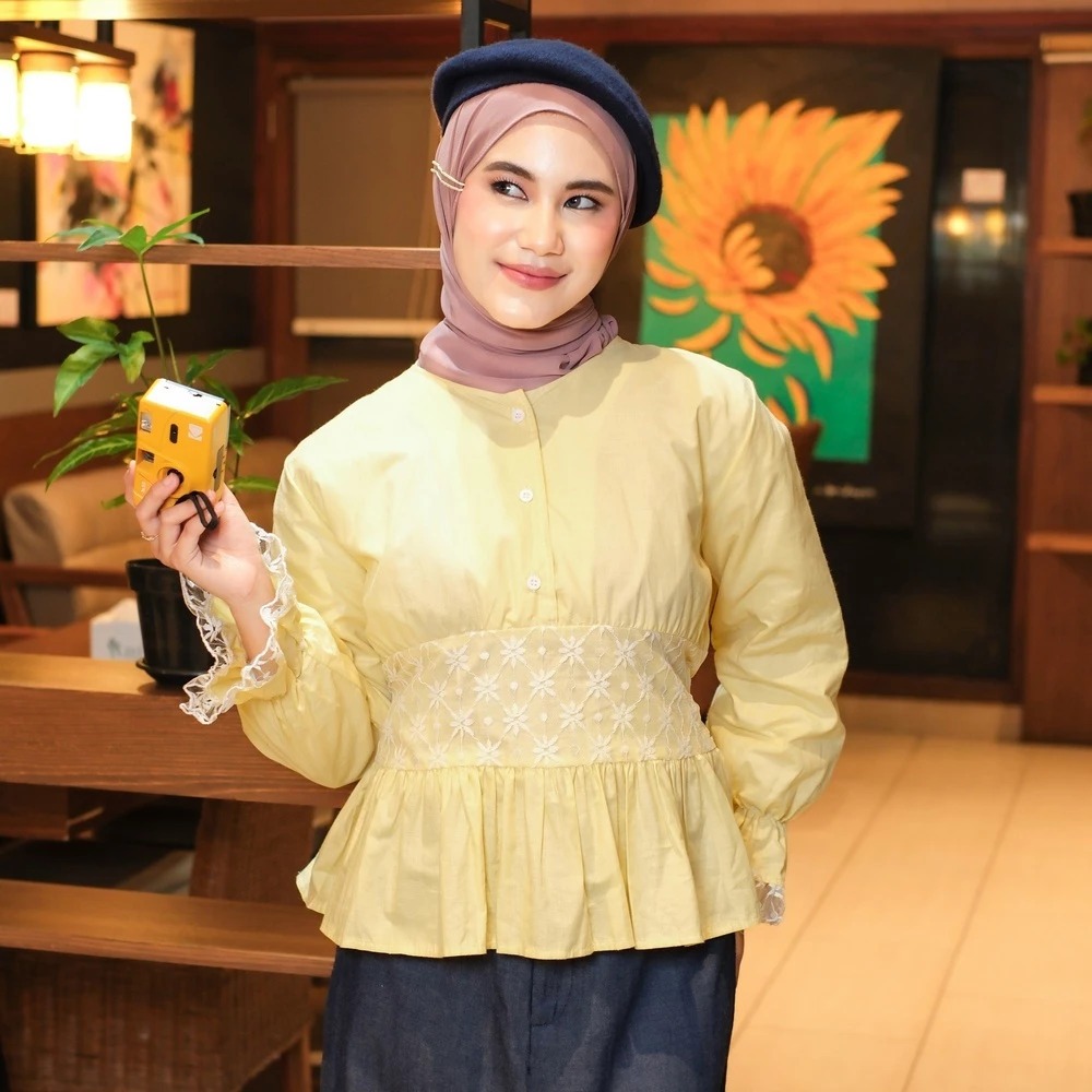 Blouse Atasan Renda Bunga Wanita Lengan Panjang - Binar