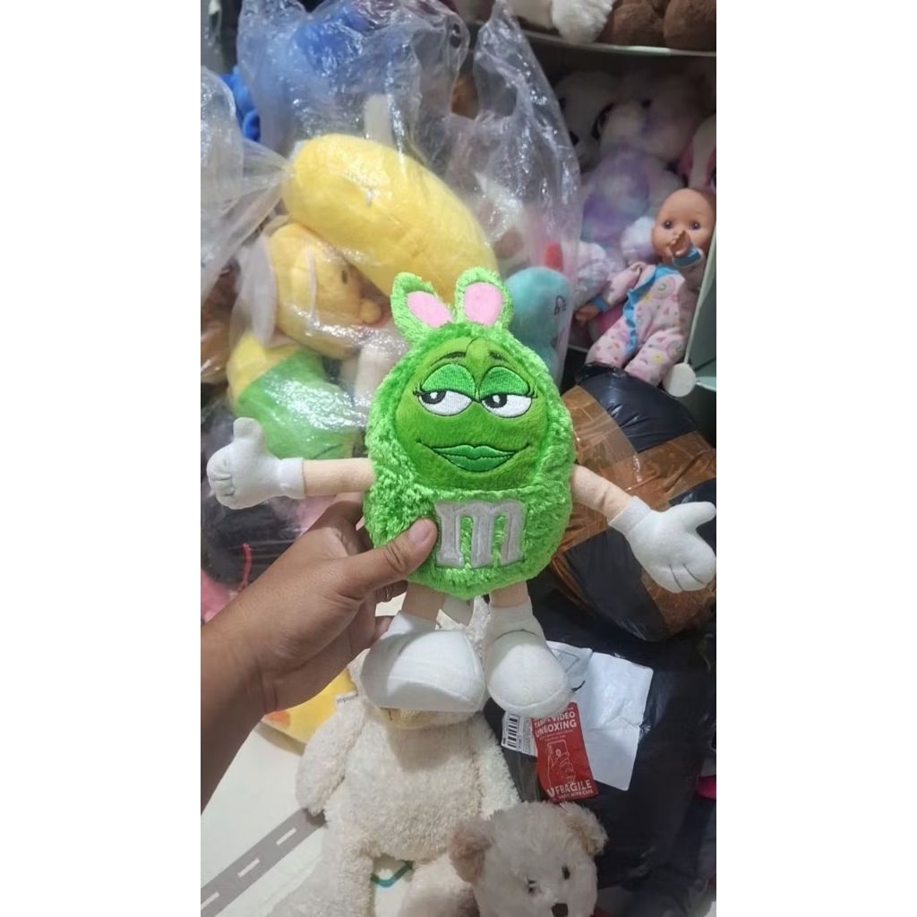 boneka MnM hijau unik lucu