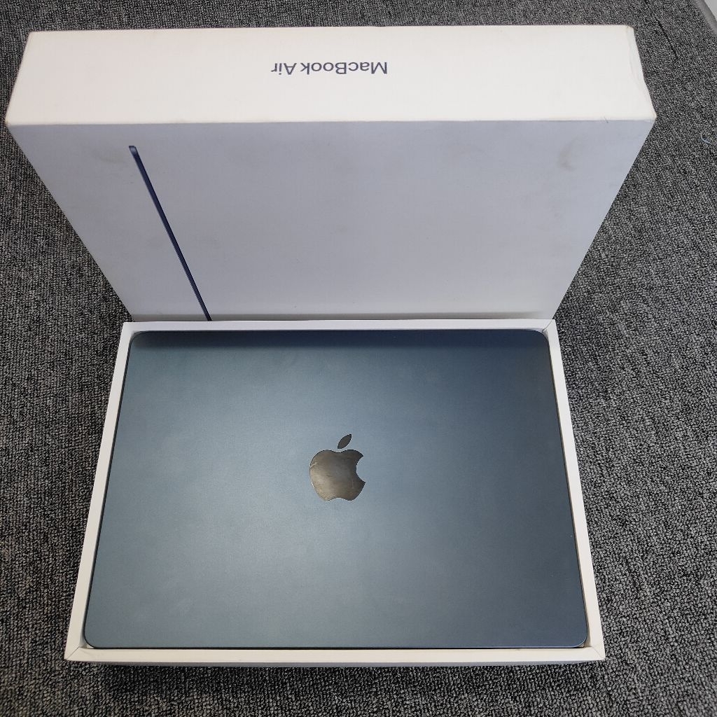 Macbook Air M3  Ram 8 SSD 256GB Blue 13 inch' Ex garansi resmi iBOX