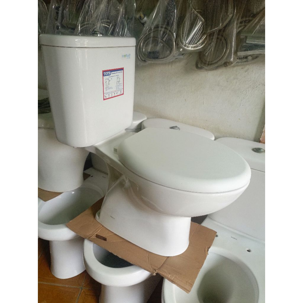 closet toto cw 637 putih