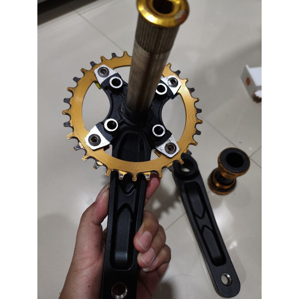 crank fullset bb hollotech 34T