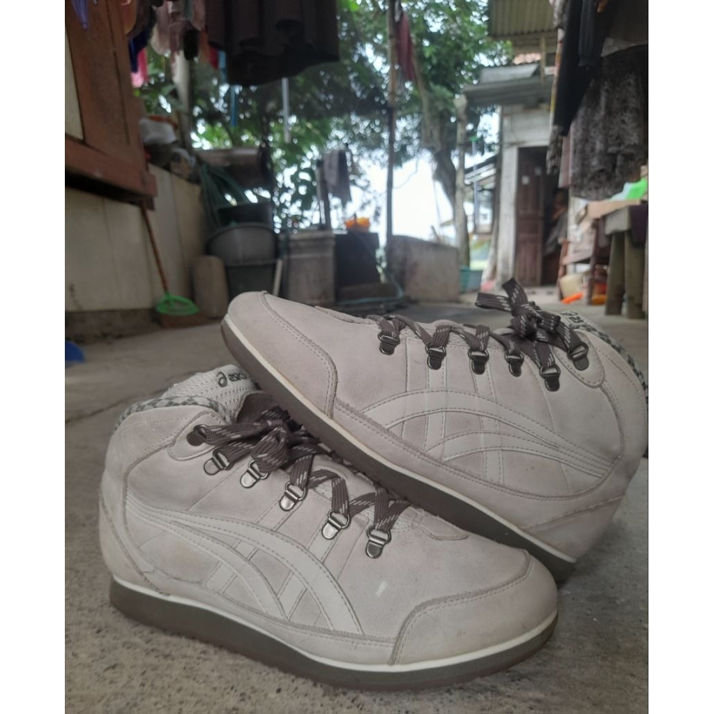 42,5/27cm asics haken