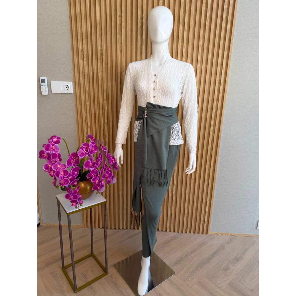 kebaya brokat/ kebaya rajut/ kebaya big size/ kebaya jumbo/ kebaya putih