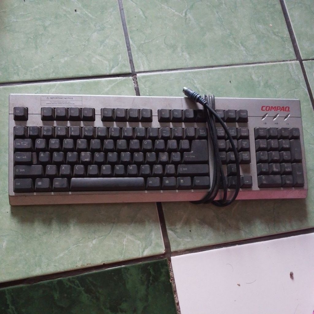 keyboard PS2 compaq kondisi rusak