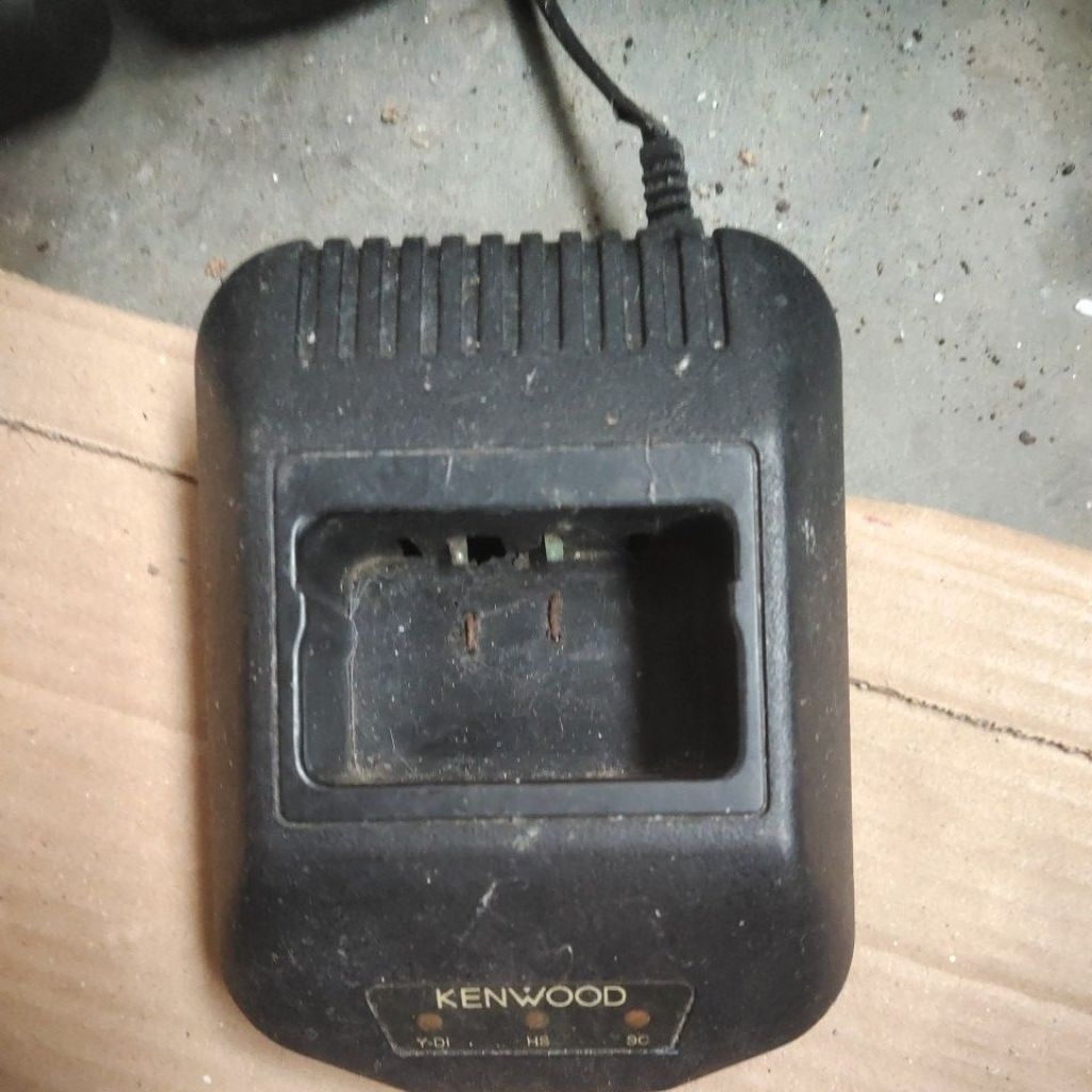 DESTOP CHARGER HT KENWOOD KSC-15 DESKTOP CHARGER HT KENWOOD