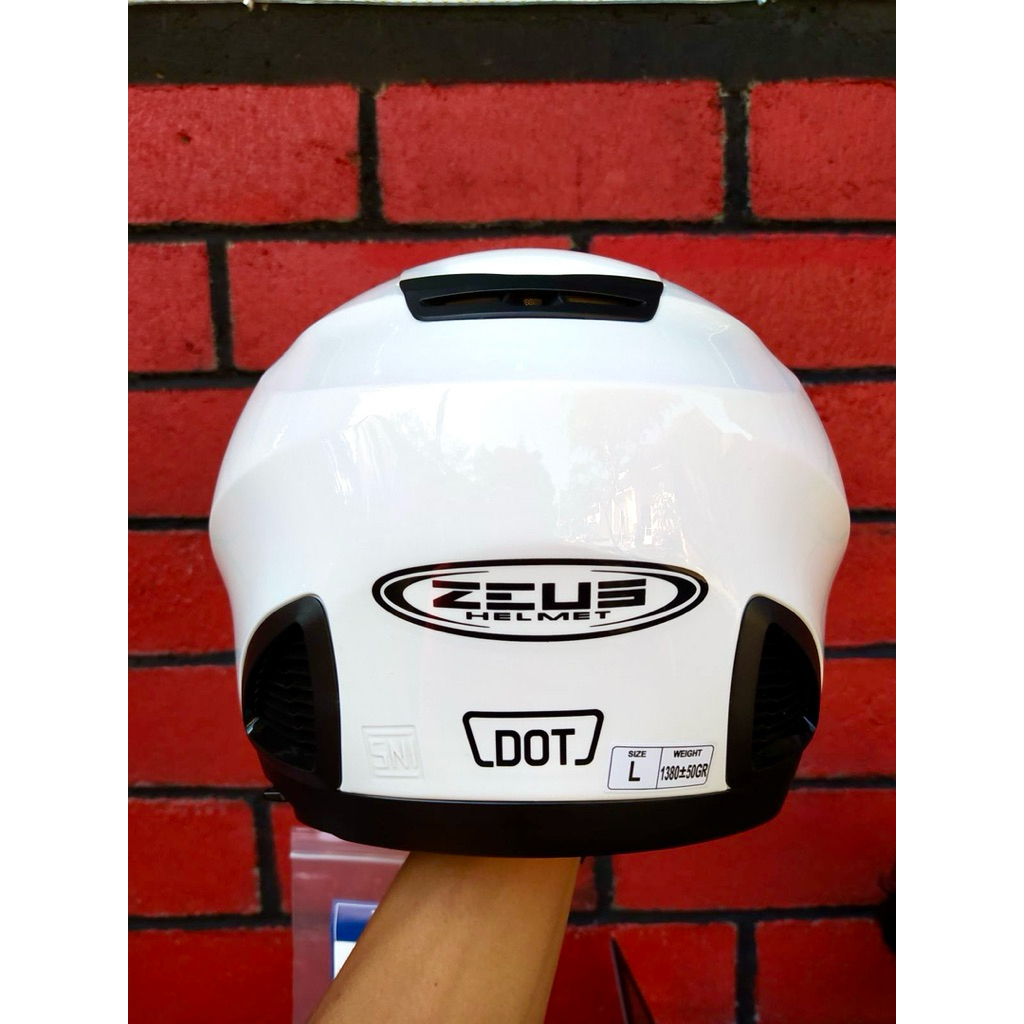 Helm  Zeus 611
