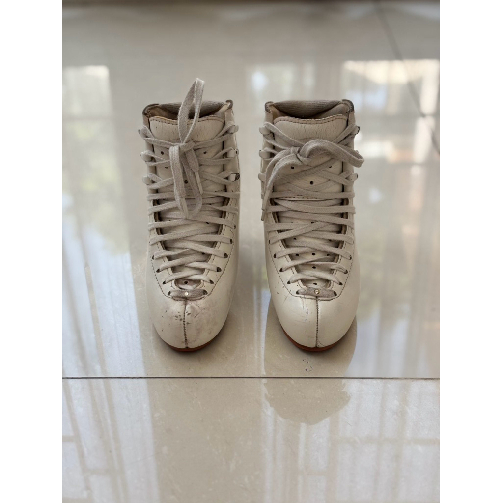 Preloved sepatu figure ice skating Edea Overture size 200 boots only
