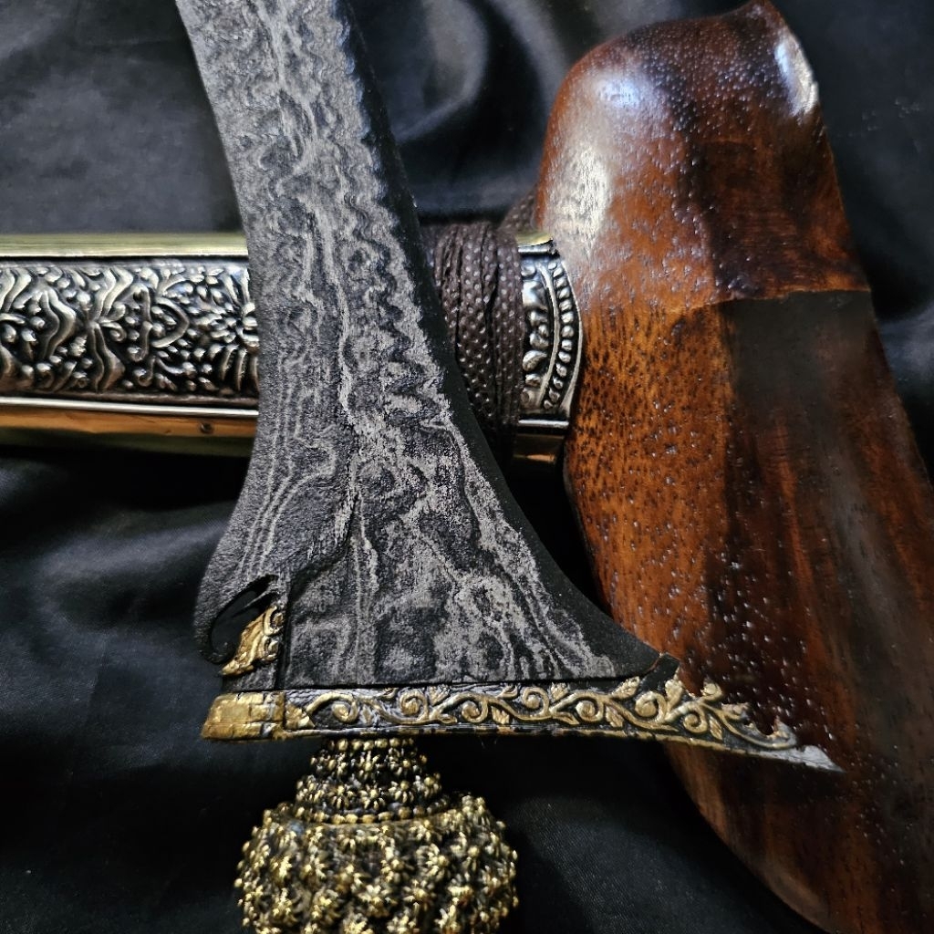 Keris Jangkung Luk 3 Kinatah Sepuh Emas Pamor Untu Walang