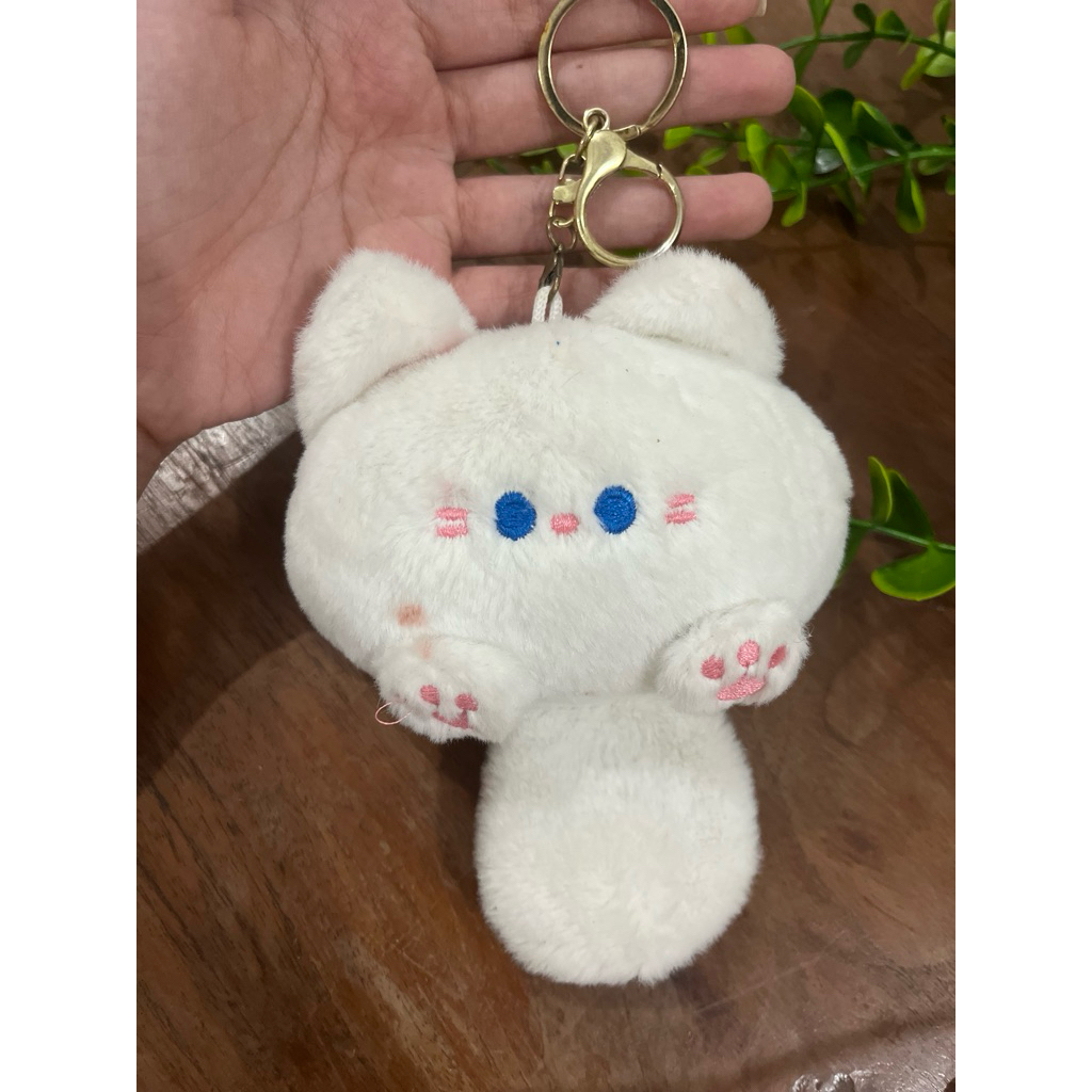 Gantungan Kunci Boneka Plushie Kucing Putih Lucu (Preloved)
