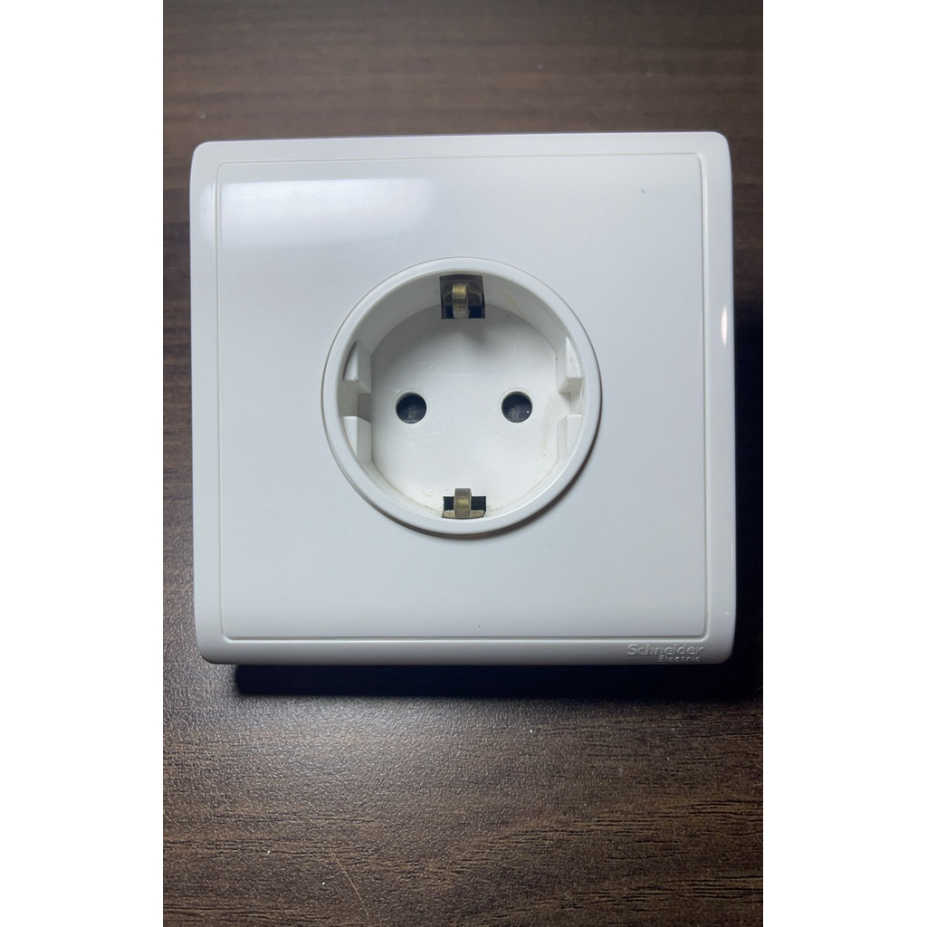 saklar lampu schneider / colokan lampu
