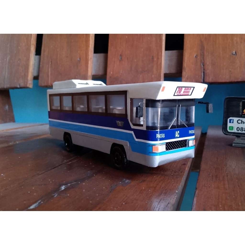 Miniatur bus jadul Mayasari bakti biru