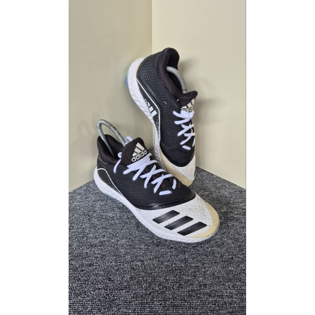 Sepatu baseball Adidas Pull 41