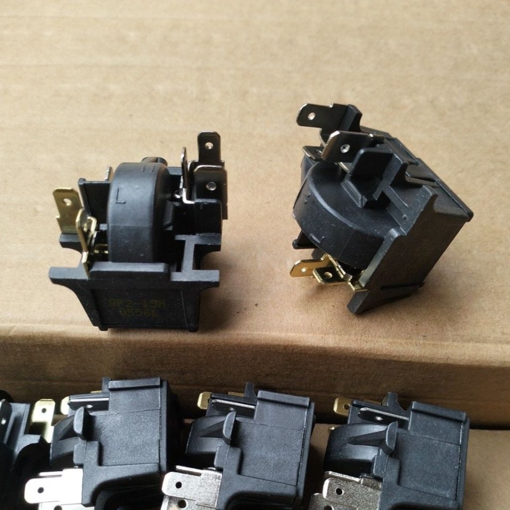 PTC Kulkas Polytron Model Baru RILAY