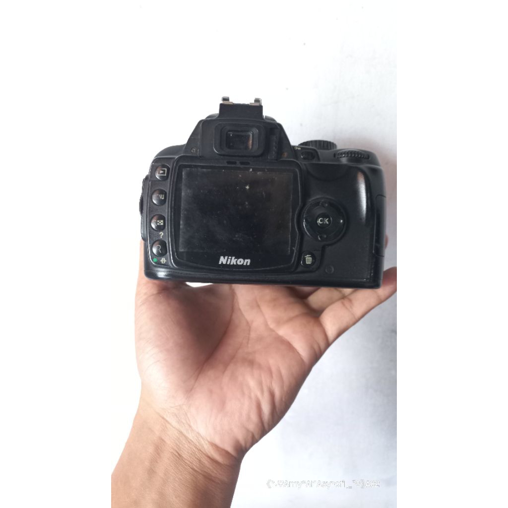 NIKON D60 ,Kamera DSLR Gambling tanpa batre,Bodi Mulus (Baca deskripsi).