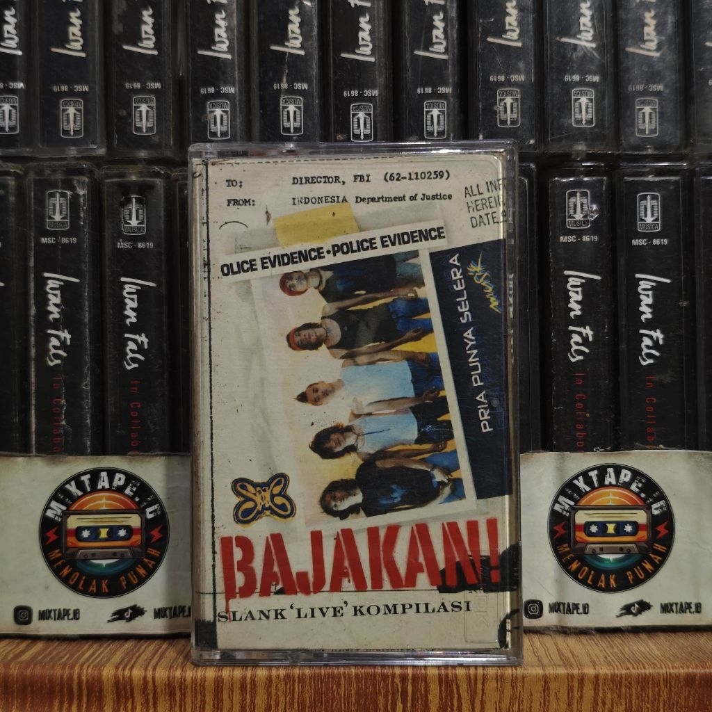 Kaset - Slank - Bajakan - Kaset Pita - Radio Tape - Radio - Pemutar Kaset - Retro - Classic - Casset
