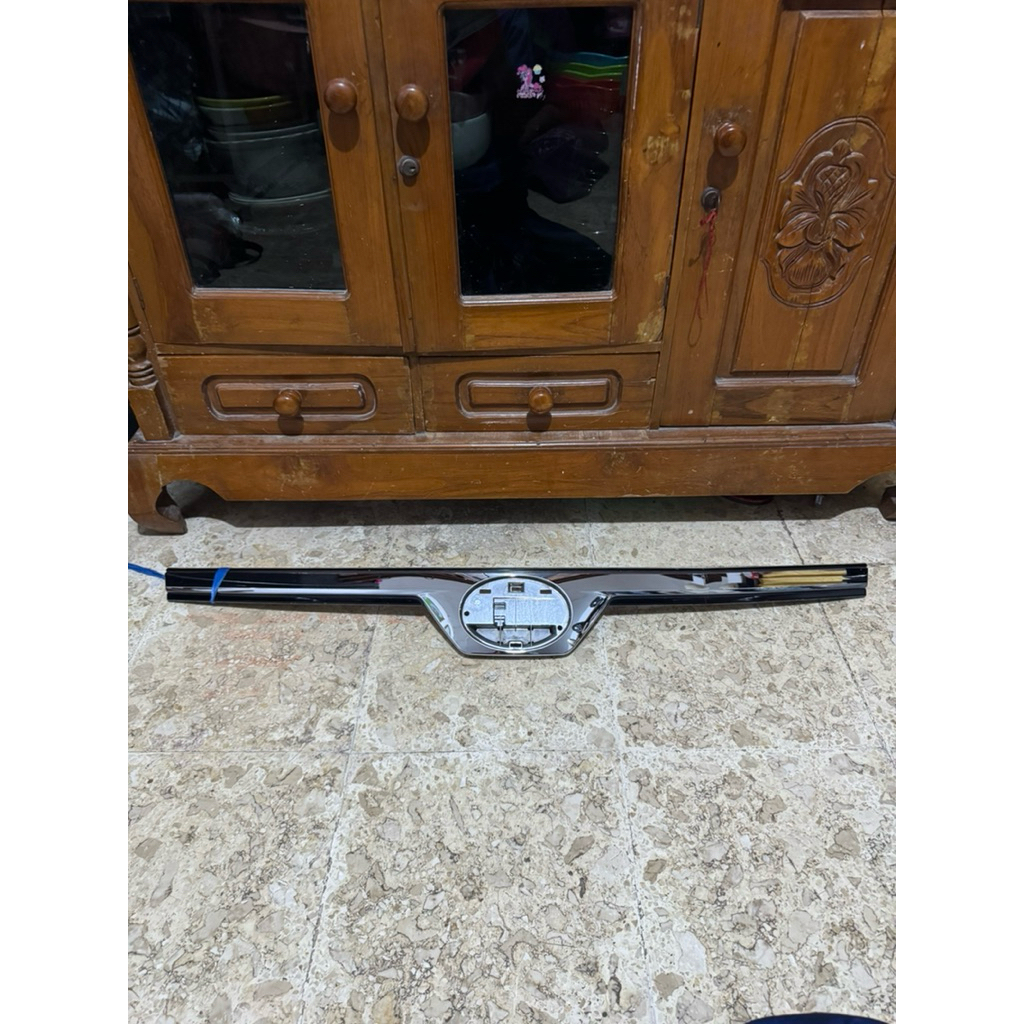 List Chrome Grill Toyota Voxy Original