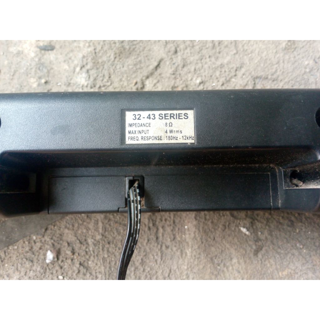 Speaker Led polytron 32_43inc ,bekas,normal.