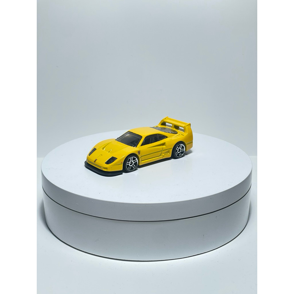 Hot Wheels Loose Ferrari F40 Yellow Unrivet Factory