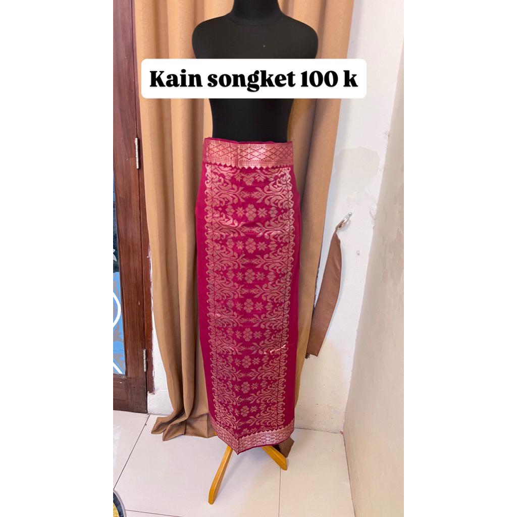 kain songket merah