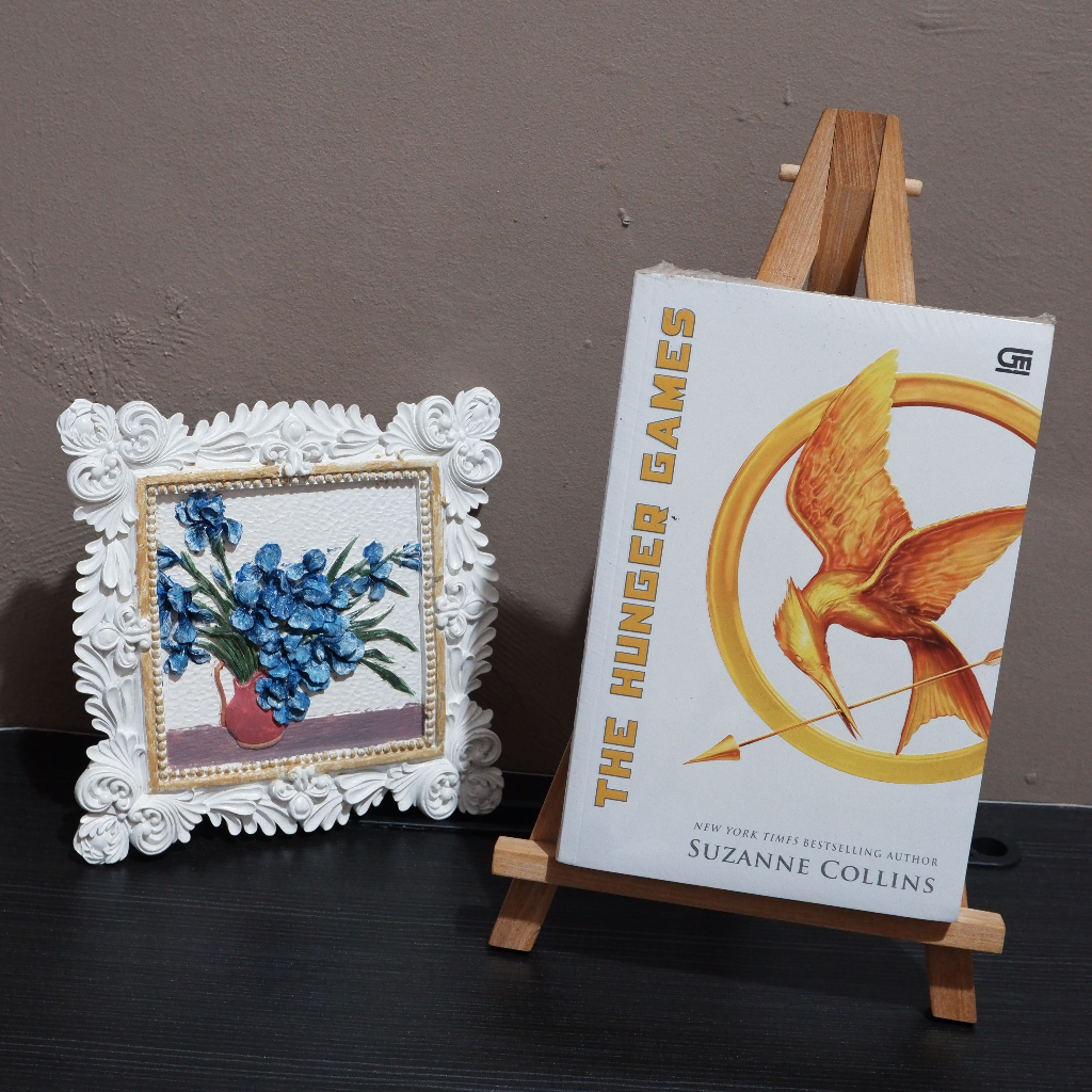 Hunger Games Series Novel - Suzanne Collins