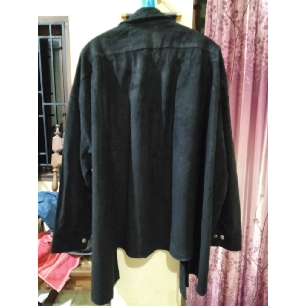 Kemeja jumbo unisex kulit suede hitam