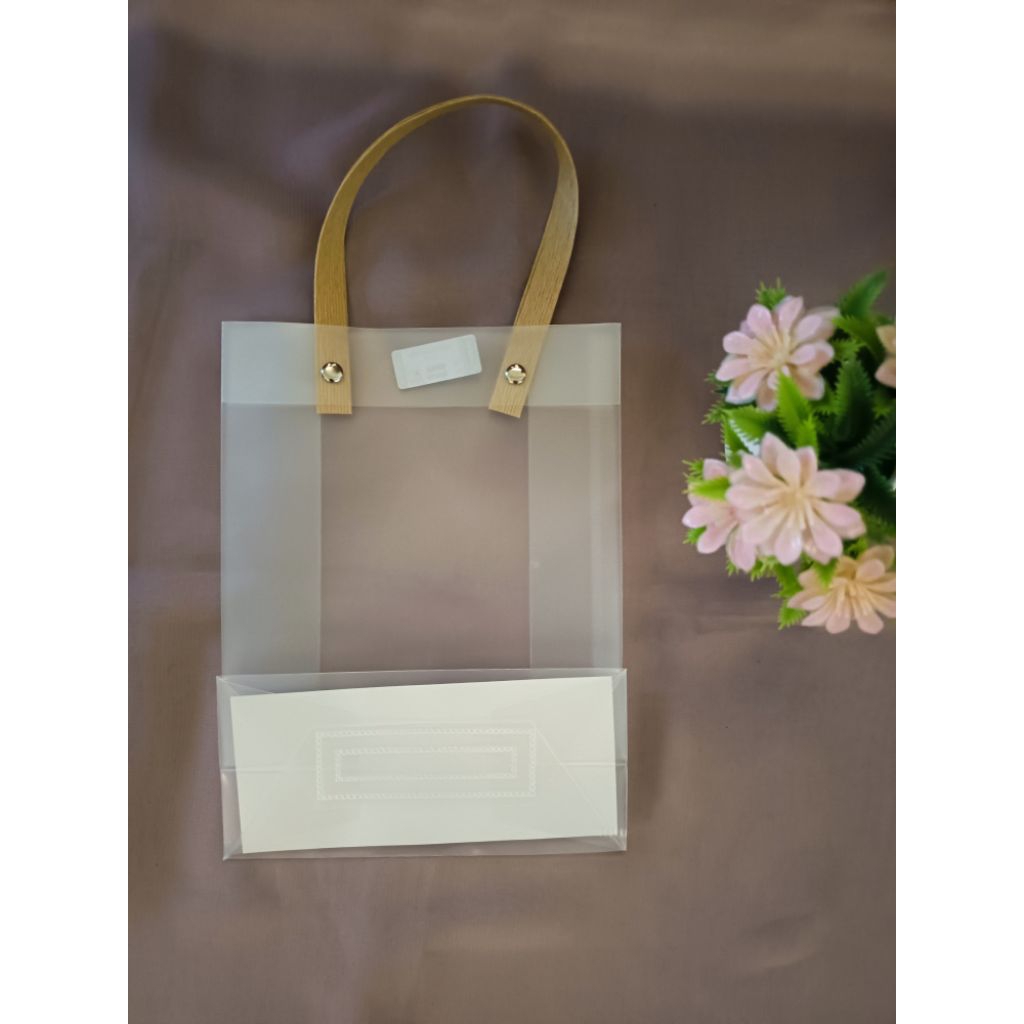 [PRELOVED] Pembungkus Kaos Kemasan Tas Kado Mika Paperbag Mika Kertas Kado Mika Size Kecil Putih Pol