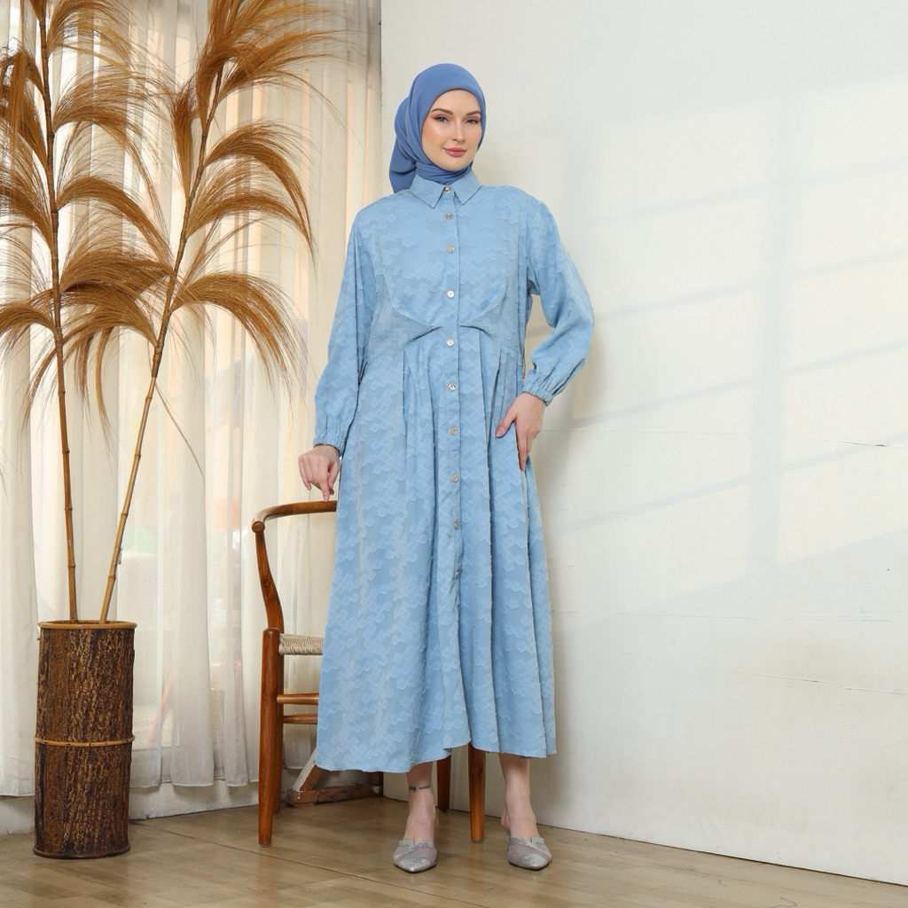 DELUMI MIDI DRESS IN LIGHT BLUE