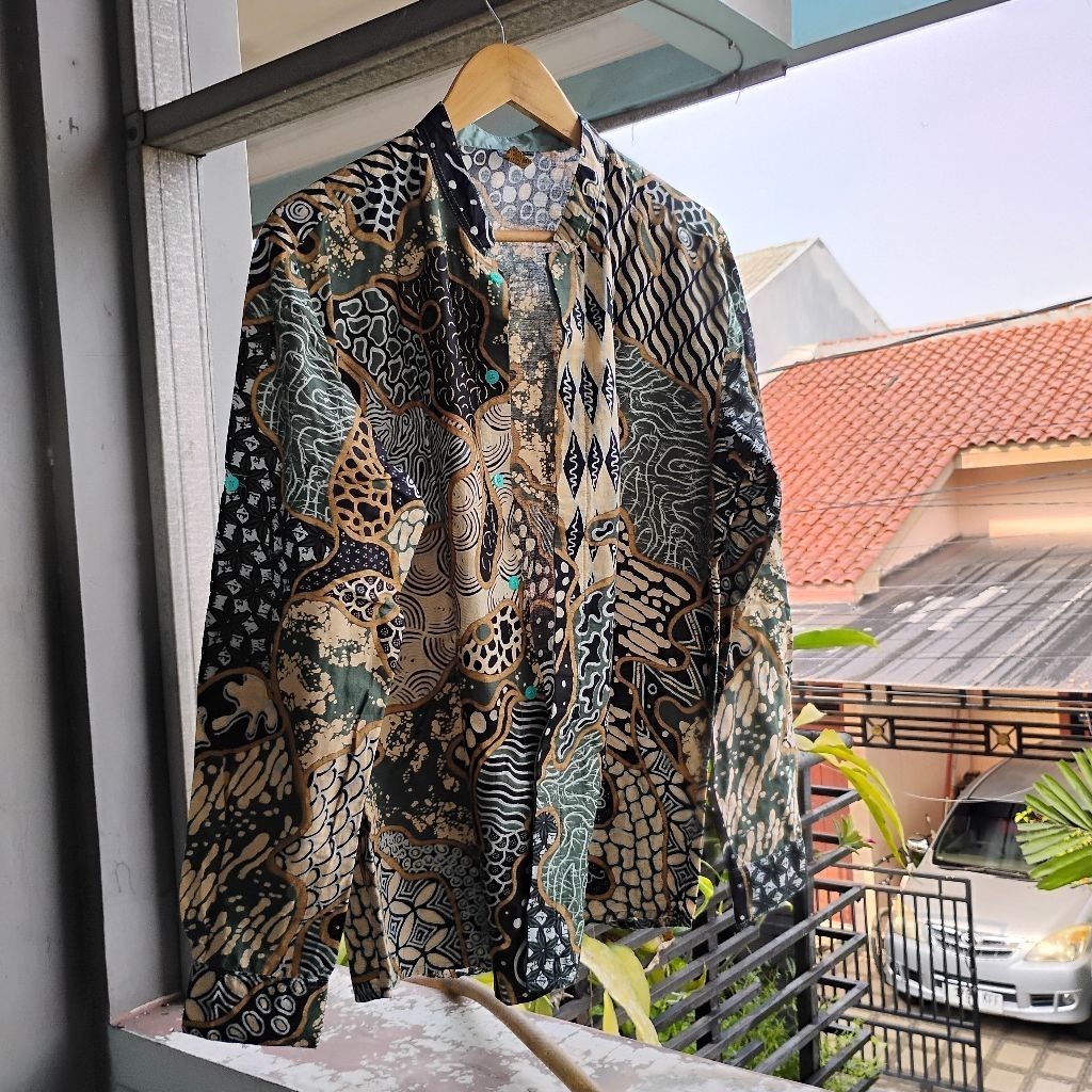 Kemeja Batik Pria Dewasa Little Malik Batik Original - Size XL - Lengan Panjang  (Preloved)