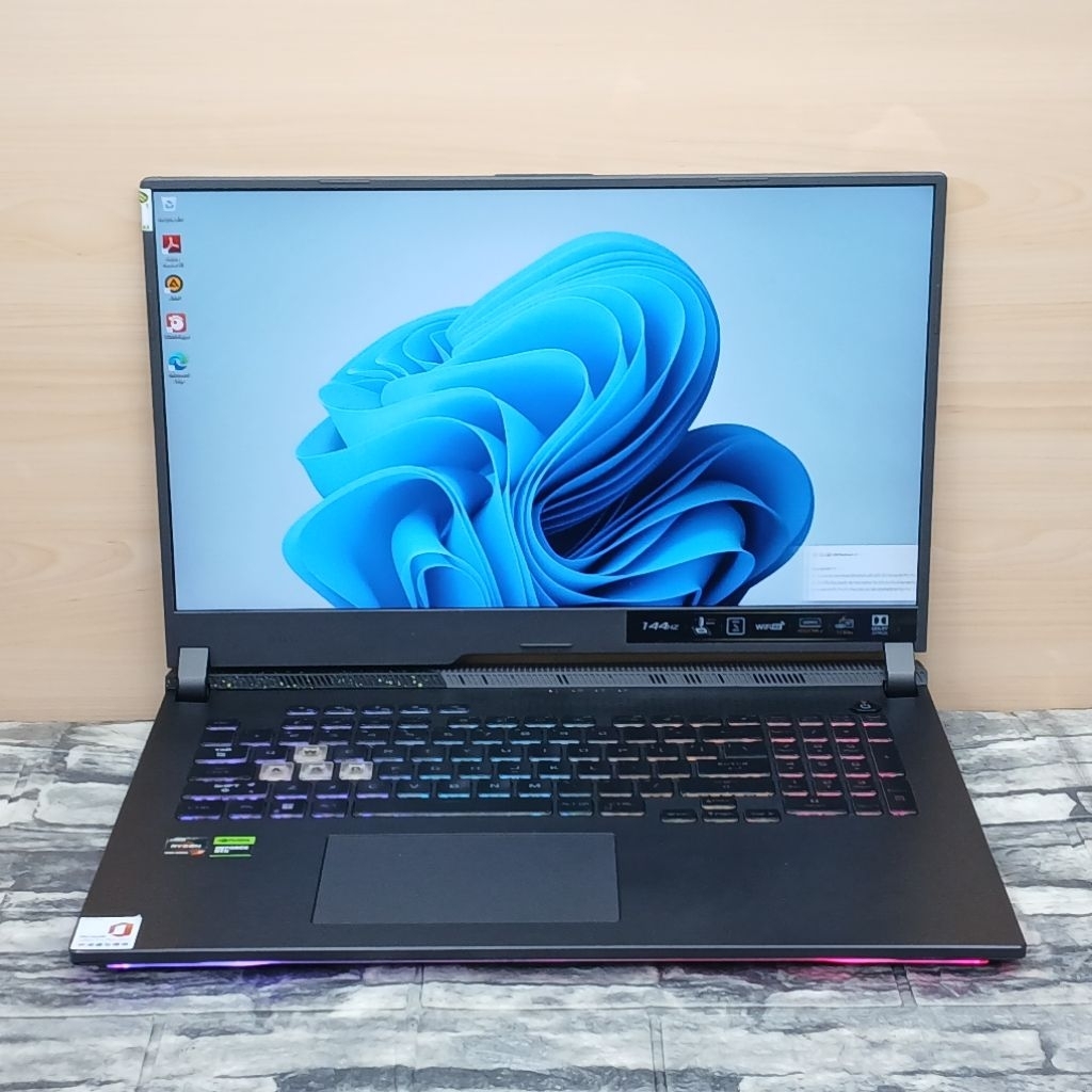 LAPTOP GAMING ASUS ROG STRIX G713RC AMD RYZEN 7 6800H 16/512GB RTX 3050 (4GB)