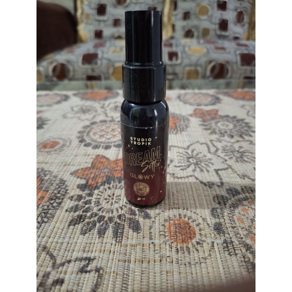 [Baca deskripsi] Preloved Studio tropik setting spray finish glow 30ml