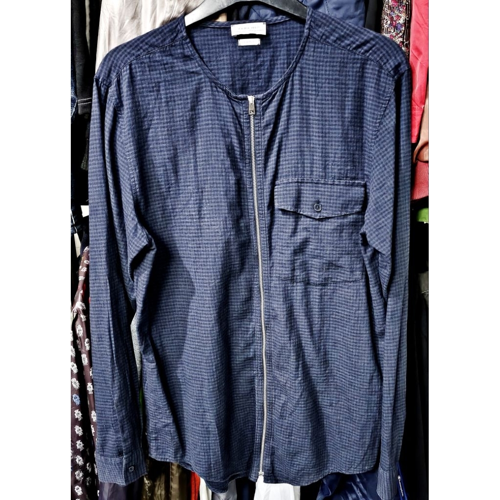 atasan kemeja outer zaraman zara ori made in turkey. size M-L (Ld110-P75). bahan adem lembut warna m