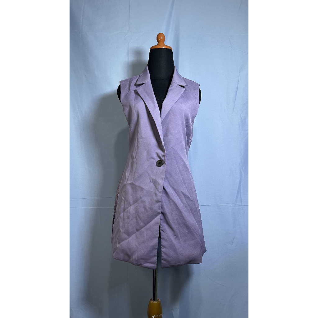 Rompi Blazer Wanita Panjang Ungu Muda Satu Kancing.