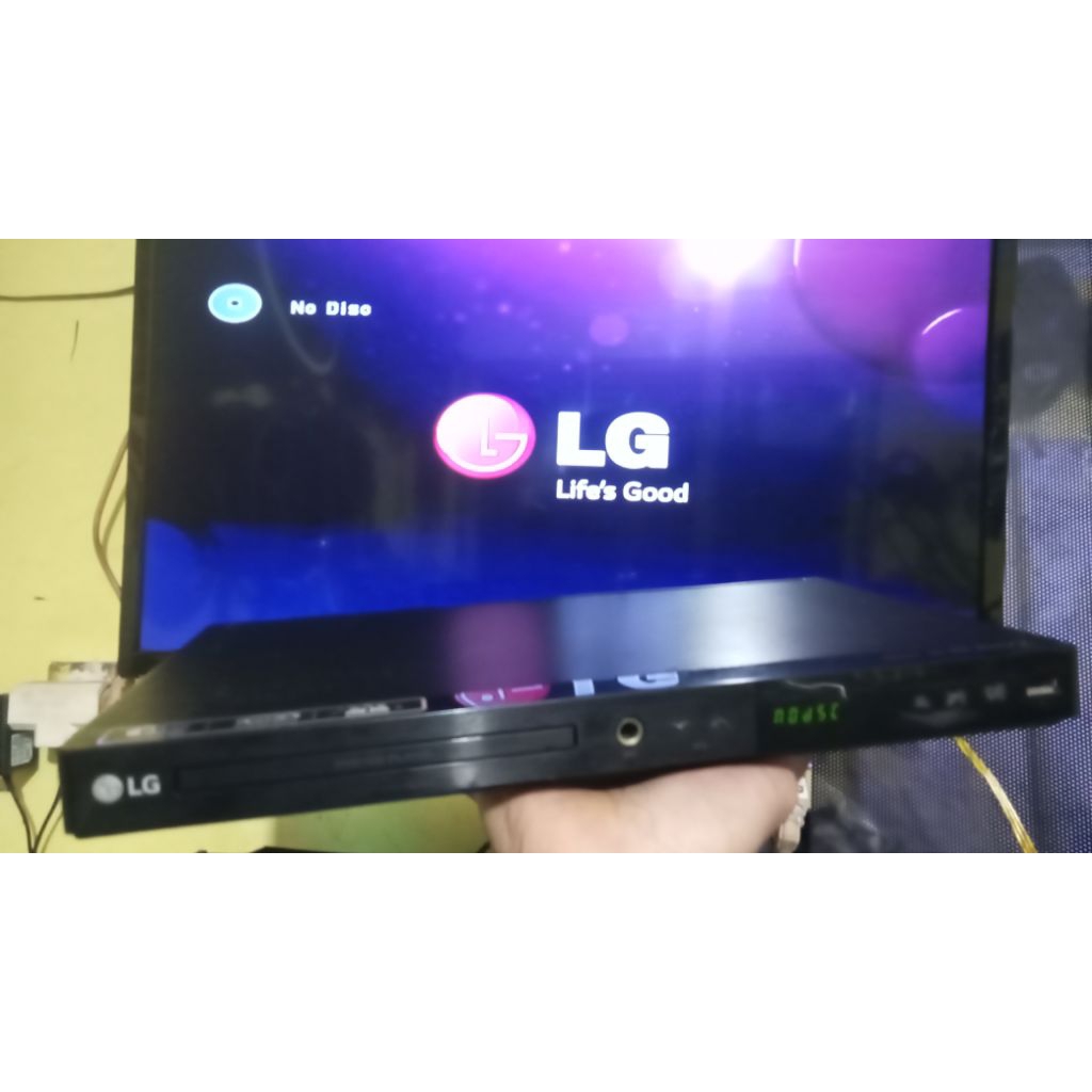 DVD player merk LG model DP-547
