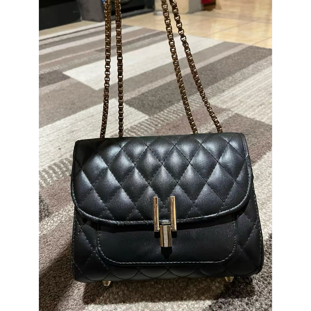 tas hitam rantai