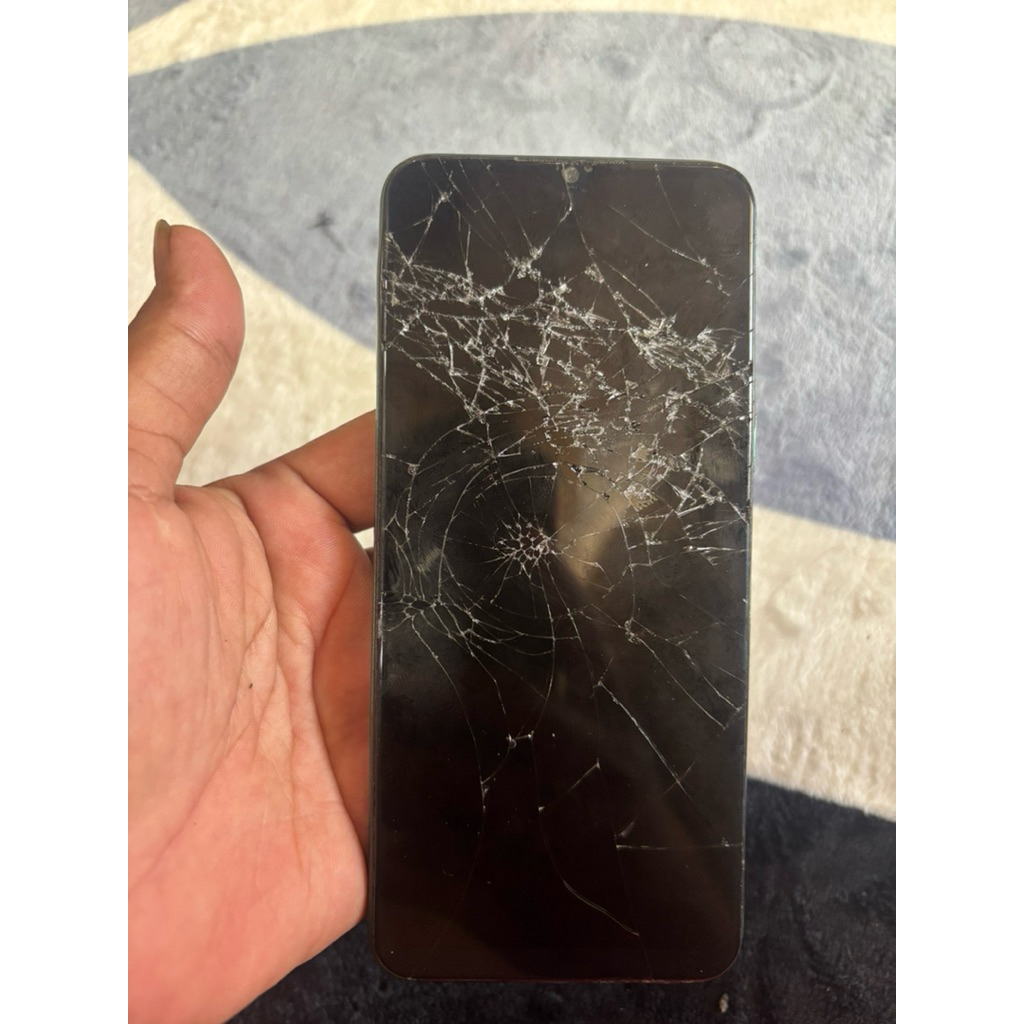 REALME 5i RAM 4/64 minus mati total sama layar pecah