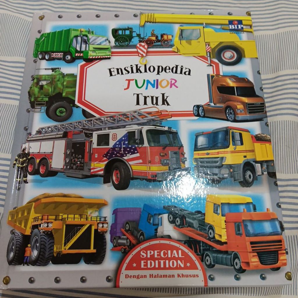 Ensiklopedia Junior truk
