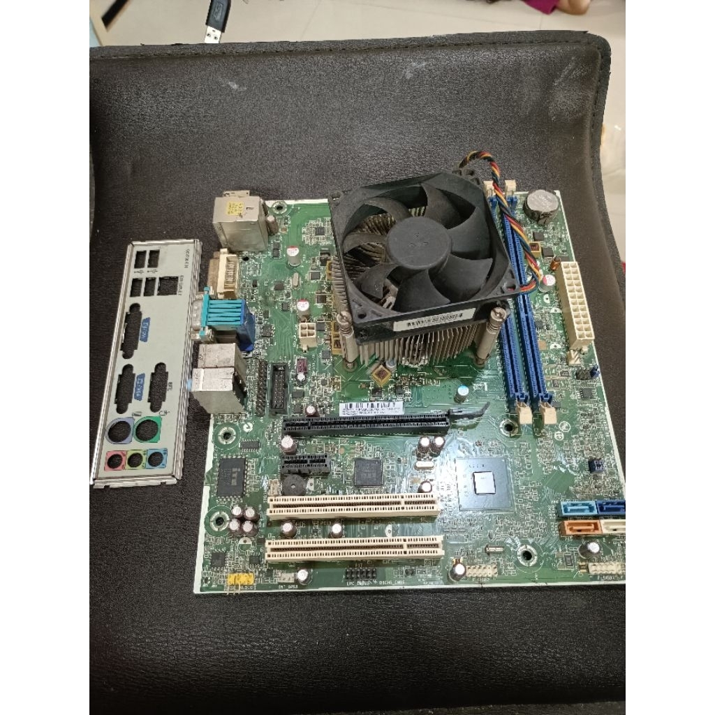 monteherbaord Hp H61 soket 1155