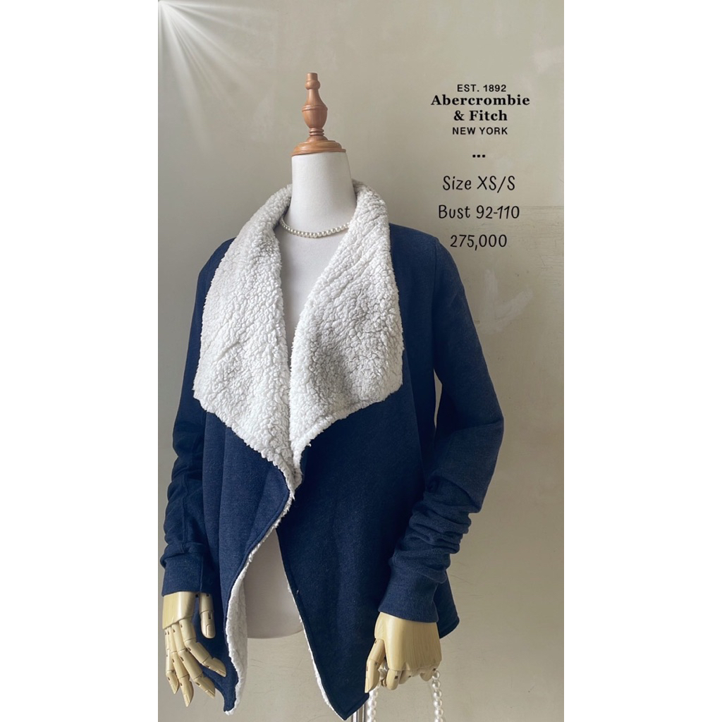 Outer cardigan luaran winter kaos navy mix bulu domba putih premium abercrombie & fitch original mur