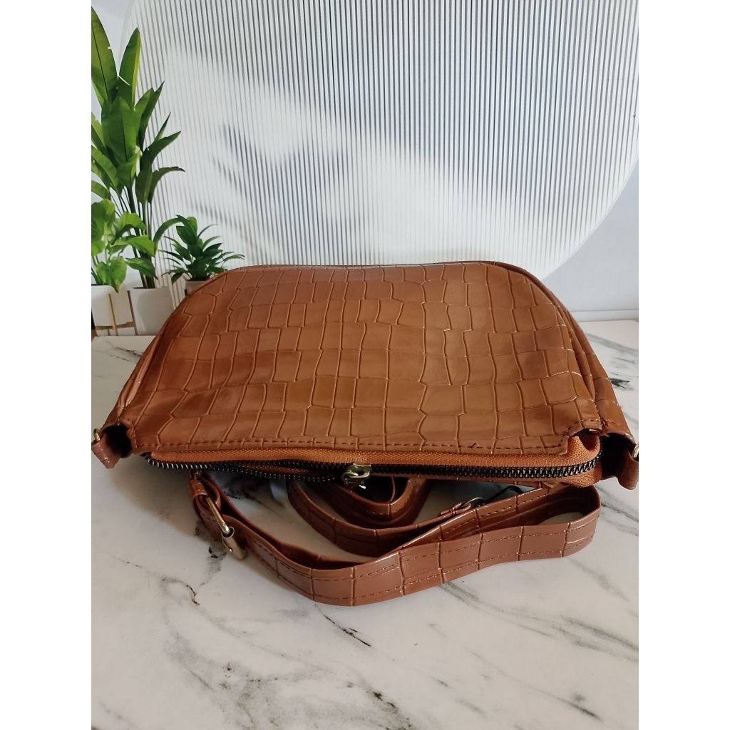 TAS WANITA PRELOVED MOTOF CROCODILE