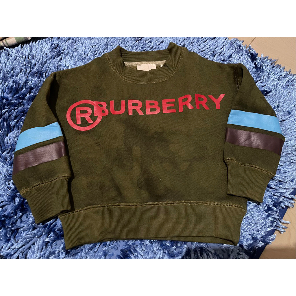 baju tebal/crewneck Burberry hijau tua tag 3T